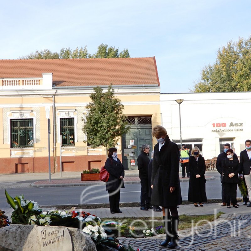 Az '56-os forradalomra emlékeztünk 38